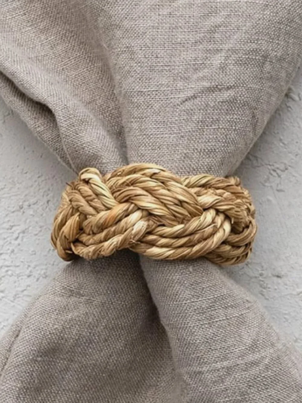 Set/4 Braided Seagrass Napkin Rings